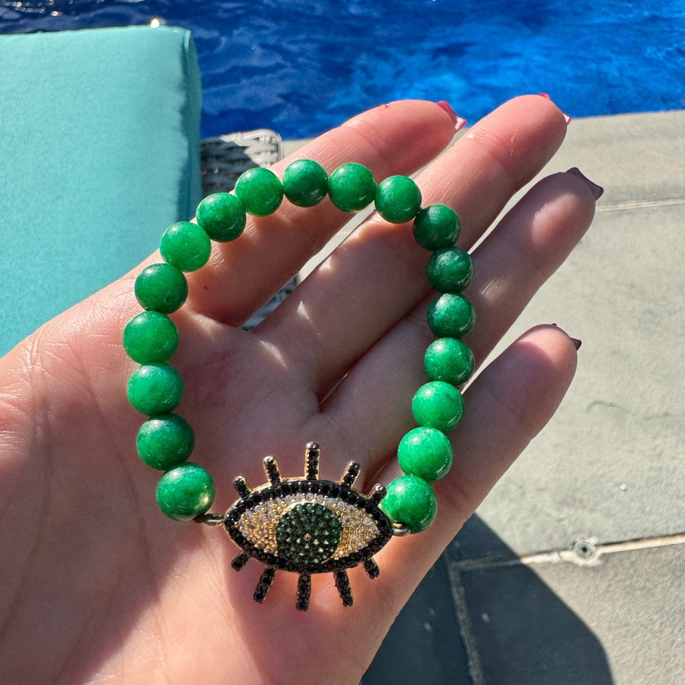 Green Beaded Evil Eye Bracelet - Picture 3 of 4